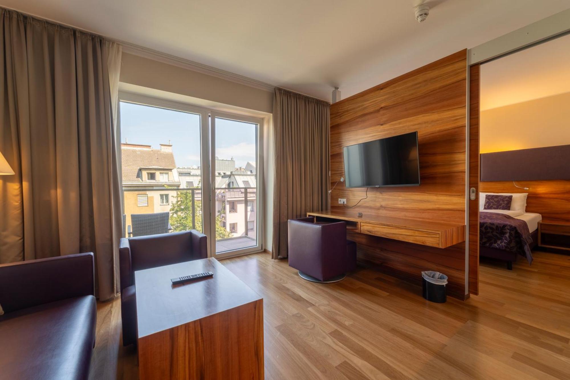 Pakat 4* Viena