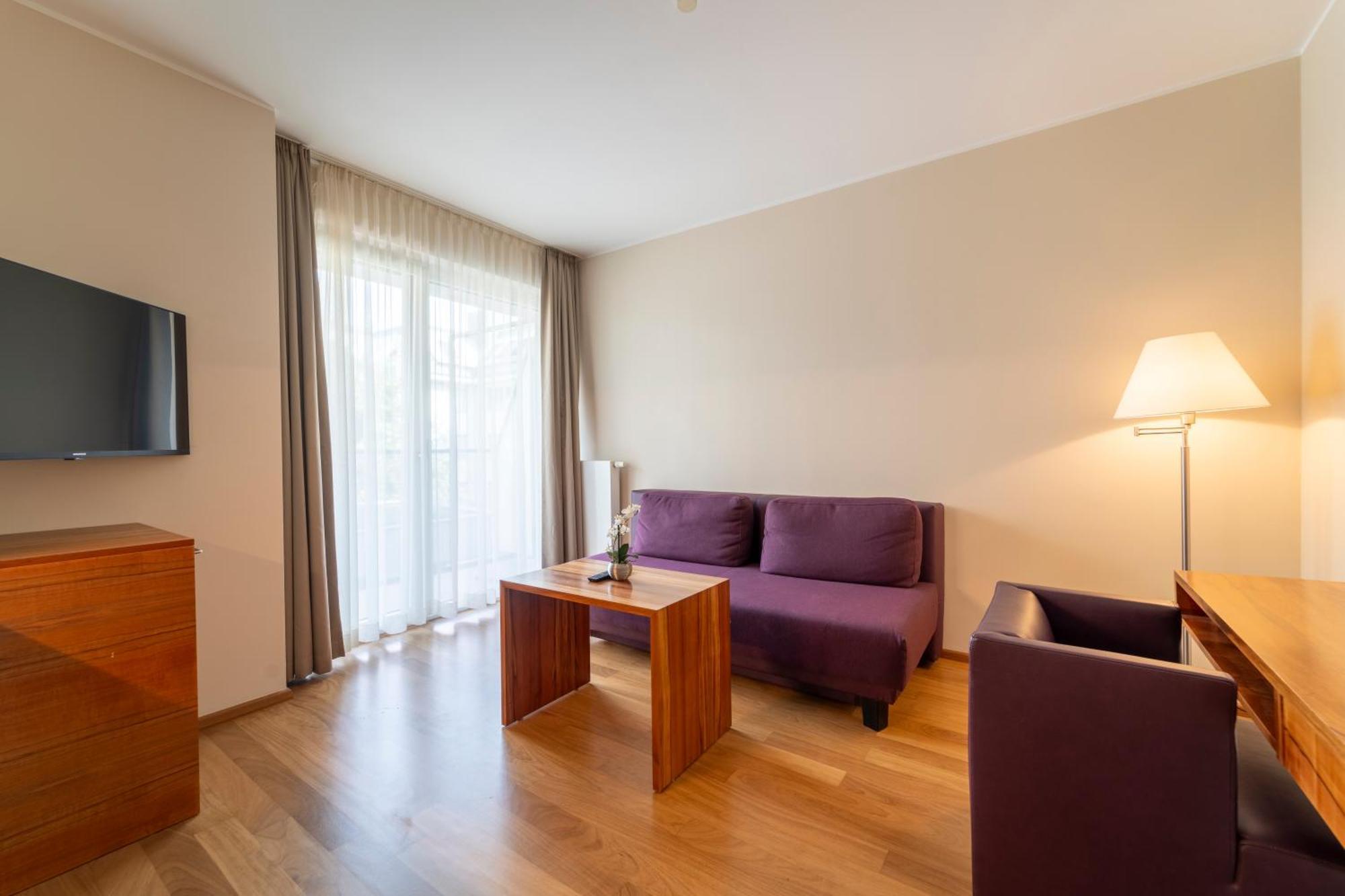 Pakat Hotel
